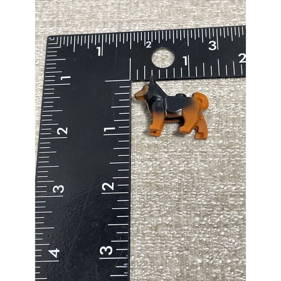 Lego Jurassic World Minifigure Animal RED the Husky Dog from set 75935 - Picture 7 of 7